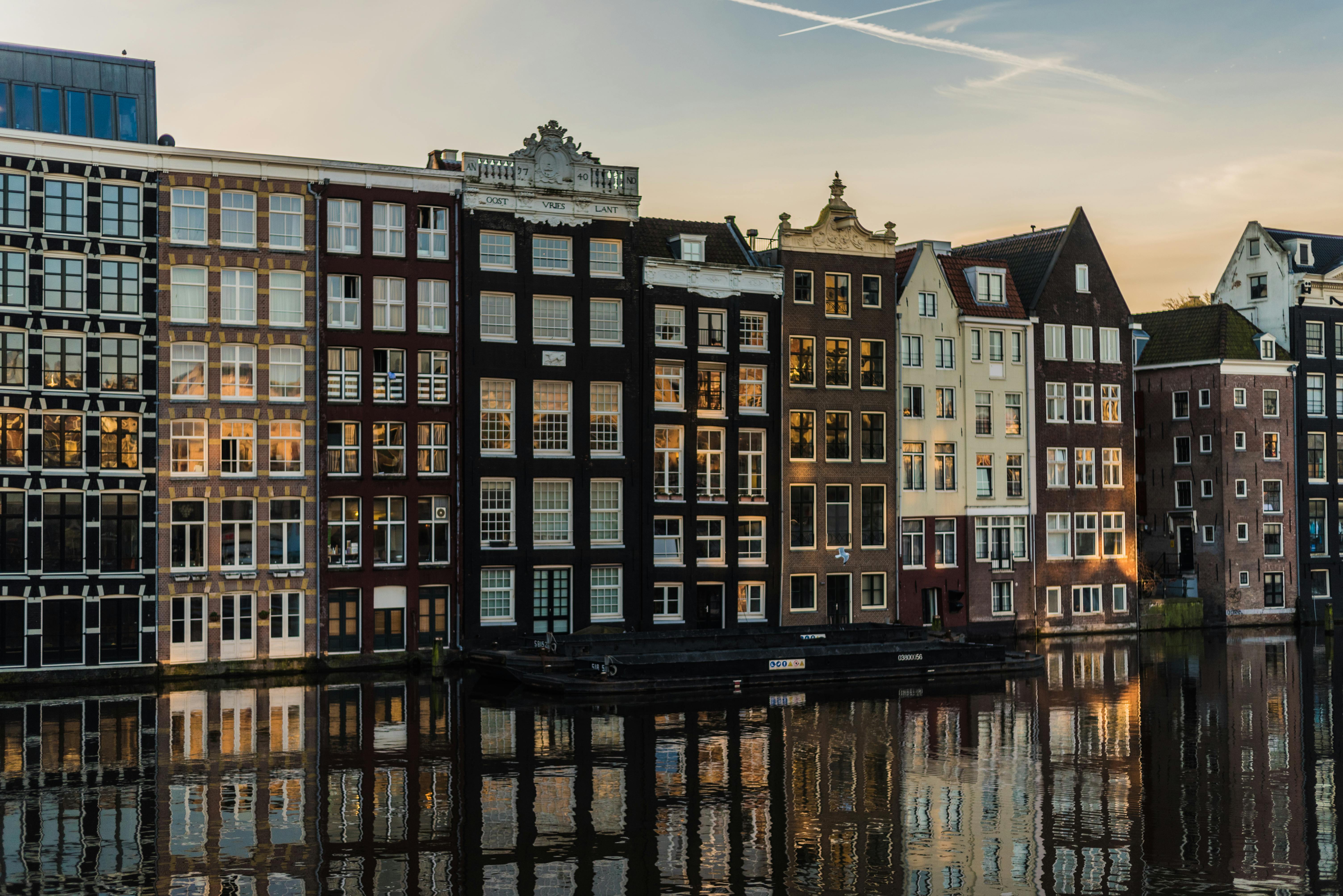 Canal houses image